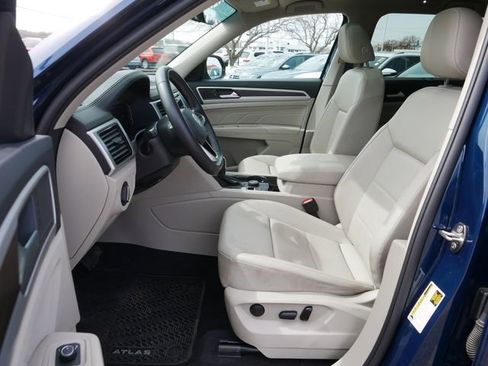 Certified 2023 Volkswagen Atlas SE w/ Panoramic Sunroof Package image 13