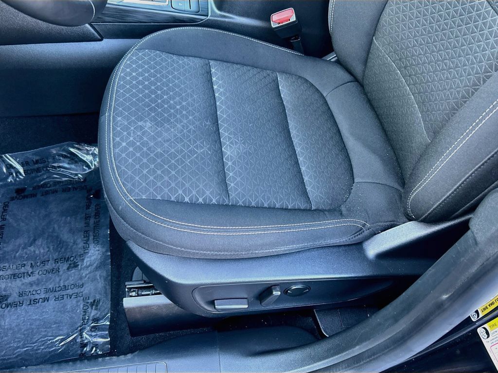 Used 2024 Ford Escape Active AWD/4WD image 18