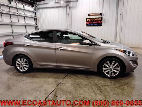 Used 2015 Hyundai Elantra SE w/ Option Group 02 image 2