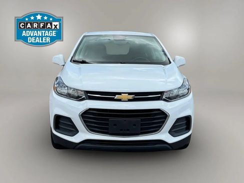 Used 2017 Chevrolet Trax LS FWD image 2