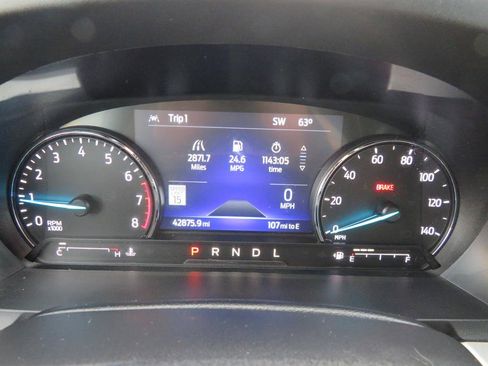 Used 2022 Ford Explorer XLT w/ Equipment Group 202A AWD/4WD image 14