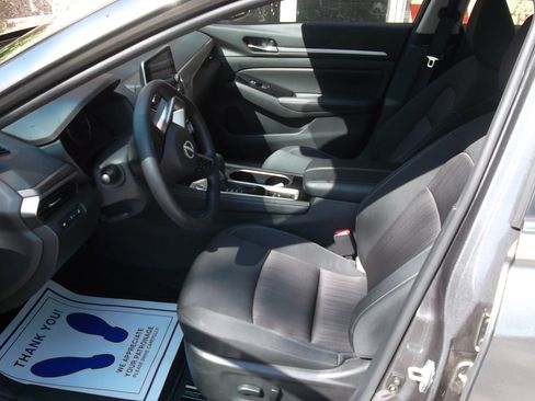Used 2023 Nissan Altima 2.5 SV image 6