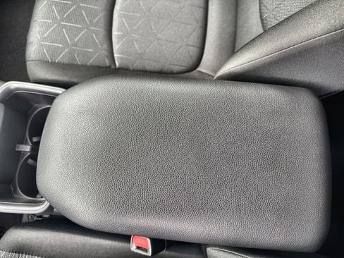 Used 2025 Toyota RAV4 XLE image 29