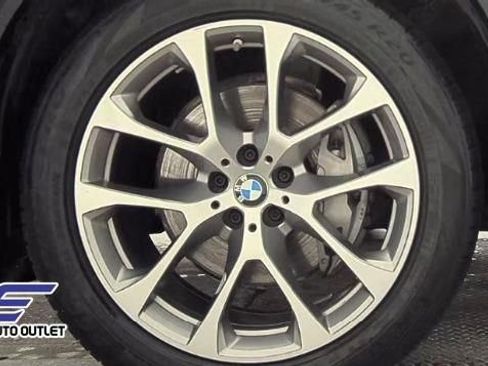 Used 2024 BMW X5 xDrive40i w/ Premium Package image 11