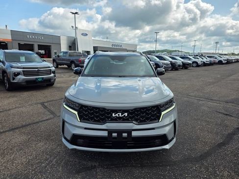 Used 2023 Kia Sorento SX AWD/4WD image 2