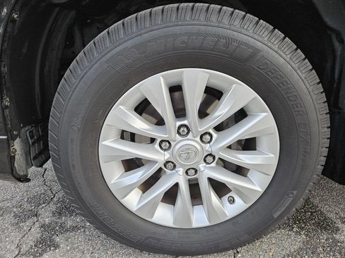 Used 2016 Lexus GX 460 image 26