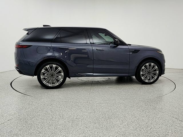 Certified 2026 Land Rover Range Rover Sport Dynamic SE AWD/4WD image 4