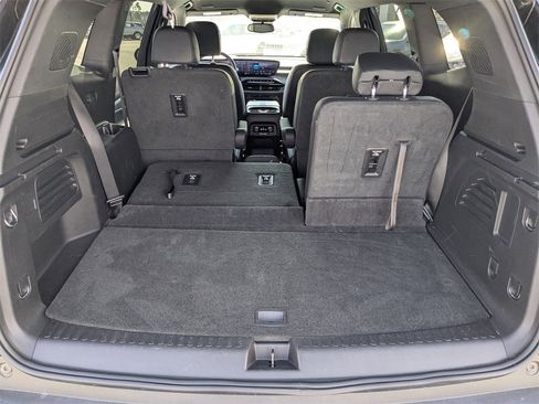 Used 2025 Buick Enclave Preferred image 13