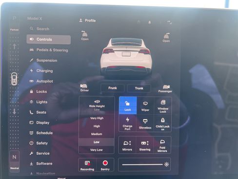 Used 2022 Tesla Model X image 51