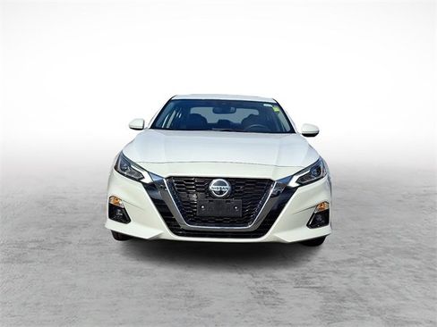 Used 2021 Nissan Altima 2.5 Platinum image 2