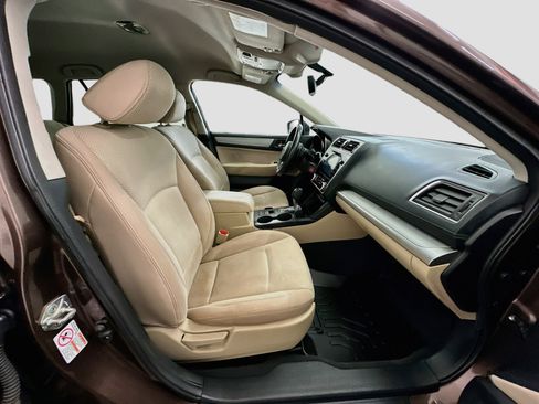 Used 2019 Subaru Outback 2.5i Premium AWD/4WD image 31