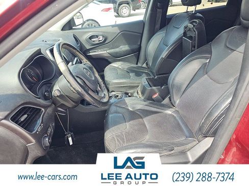 Used 2019 Jeep Cherokee Limited FWD image 5