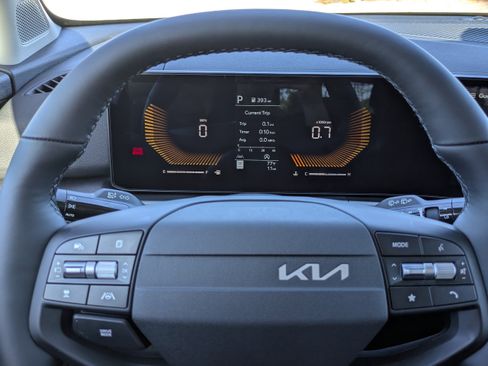 New 2026 Kia Sportage LX FWD image 32