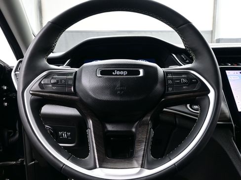 Used 2023 Jeep Grand Cherokee Limited w/ MOPAR Finishing Package image 24