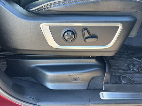 Used 2019 RAM 1500 Laramie image 25