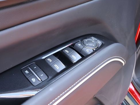 Used 2023 Cadillac Escalade Premium Luxury RWD image 10