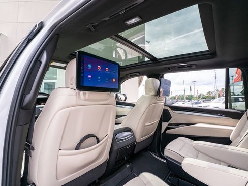 Used 2025 Cadillac Escalade ESV Sport w/ Touring Package AWD/4WD image 46