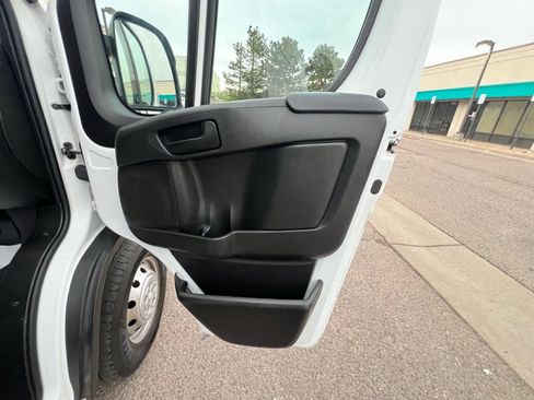 Used 2023 RAM ProMaster 2500 FWD image 11