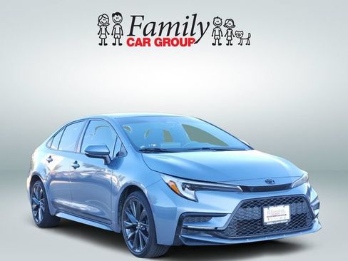 Used 2024 Toyota Corolla SE FWD image 2