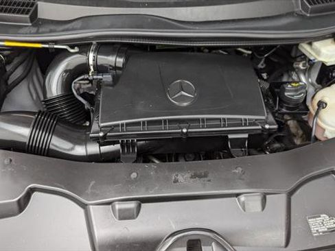 Used 2019 Mercedes-Benz Metris w/ Convenience Package image 27