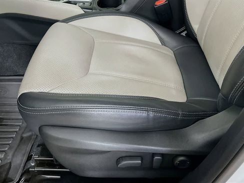 Used 2023 Subaru Forester Limited image 32