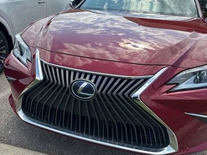 Used 2021 Lexus ES 300h w/ Premium Package