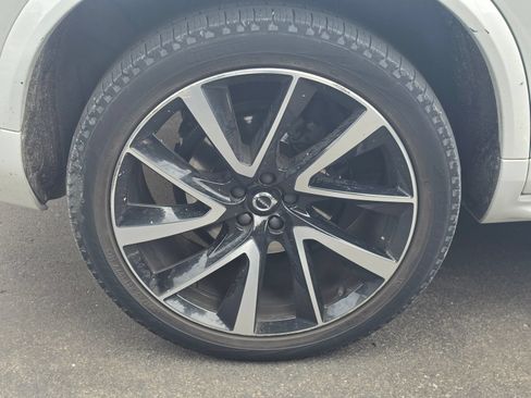 Used 2020 Volvo XC90 T6 Momentum AWD/4WD image 4