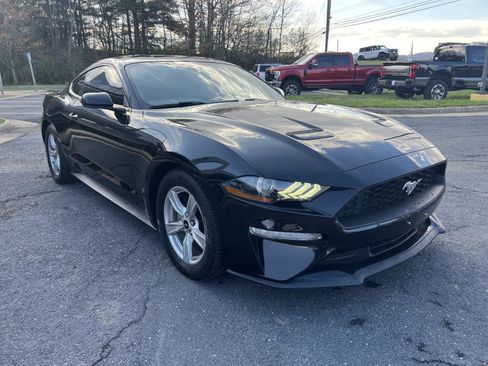 Used 2020 Ford Mustang Coupe image 7