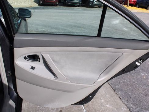 Used 2011 Toyota Camry LE image 22