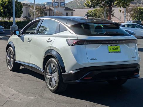 Used 2023 Nissan Ariya FWD image 7