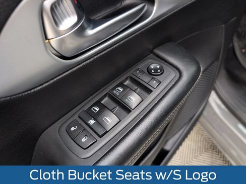 Used 2020 Chrysler Pacifica Touring w/ S Appearance Package FWD image 32