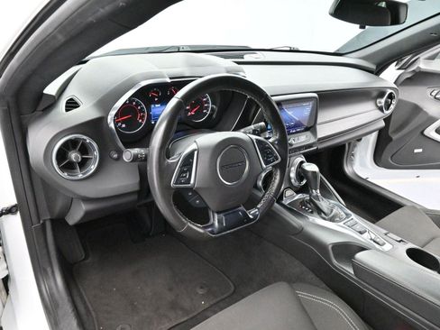 Used 2020 Chevrolet Camaro LT w/ RS Package image 13