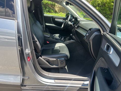 Used 2019 Volvo XC40 T5 Momentum AWD/4WD image 22