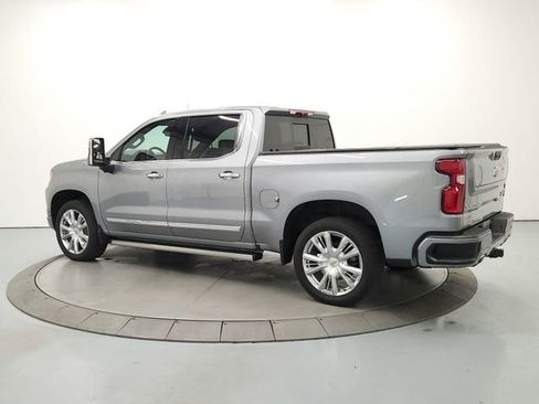 Used 2024 Chevrolet Silverado 1500 High Country w/ High Country Premium Package AWD/4WD image 5