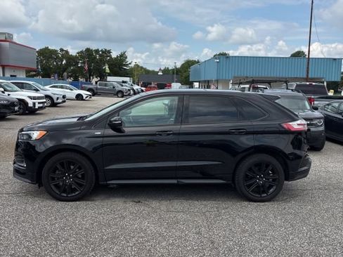 Used 2020 Ford Edge ST-Line w/ Cold Weather Package AWD/4WD image 2