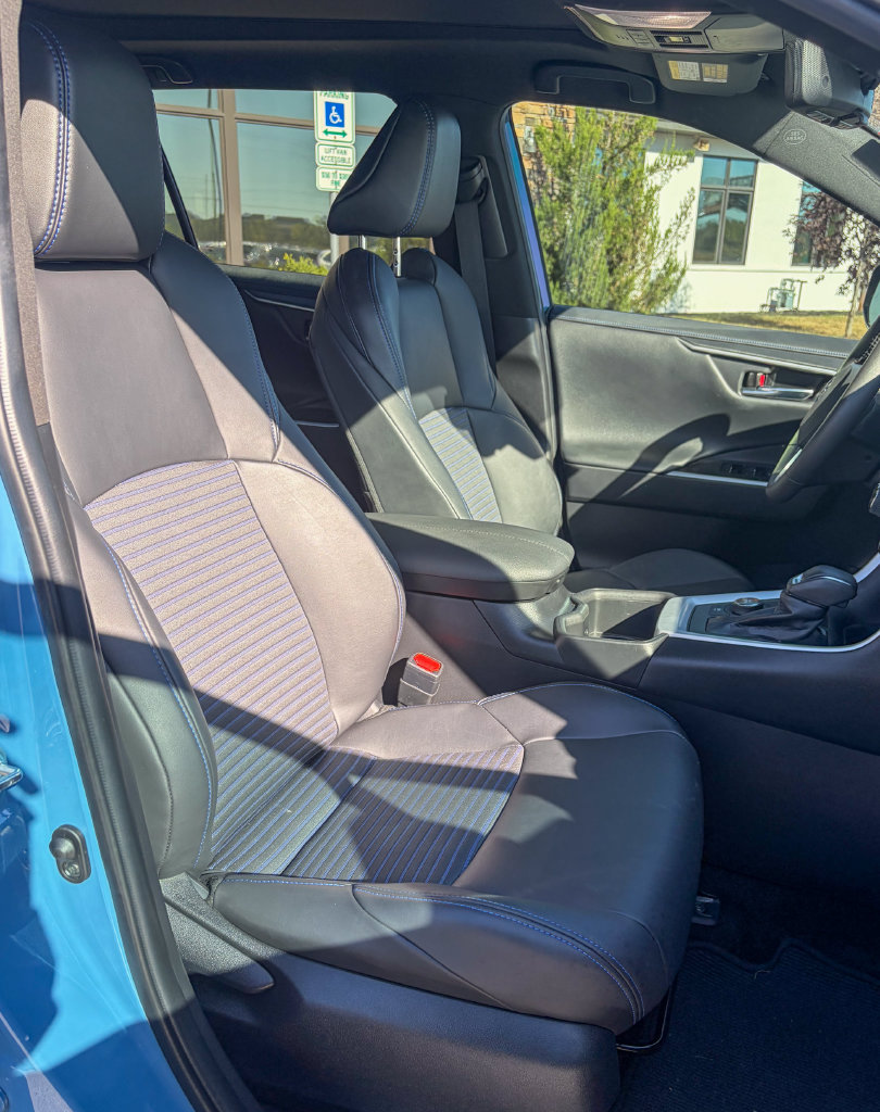 Used 2022 Toyota RAV4 XSE AWD/4WD image 23