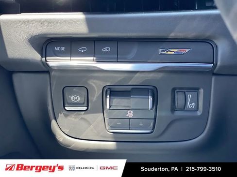 Used 2025 Cadillac Escalade V AWD/4WD image 20