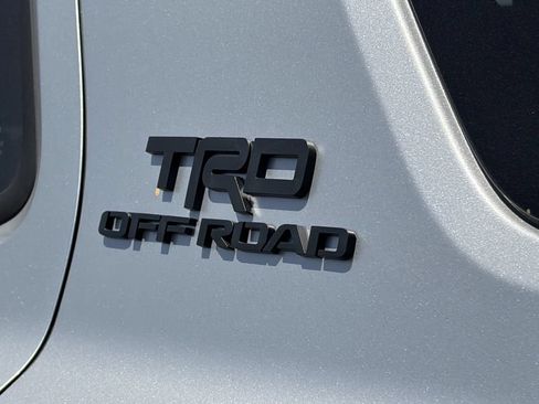 Certified 2025 Toyota 4Runner 4WD image 6
