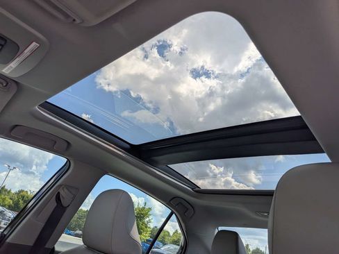 Used 2020 Toyota Camry XSE FWD image 19