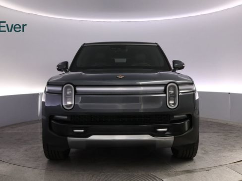 Used 2025 Rivian R1S Adventure Dual AWD/4WD image 12