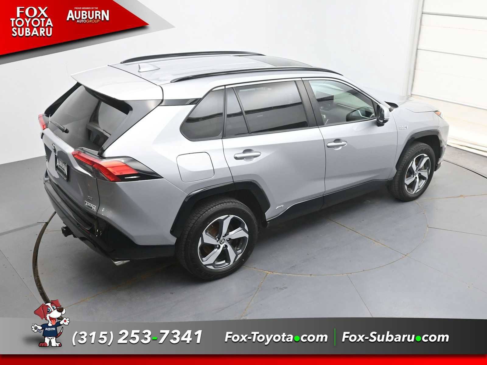 Used 2021 Toyota RAV4 SE w/ Weather & Moonroof Package AWD/4WD image 29