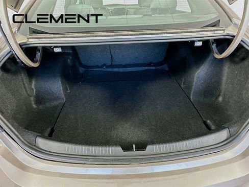 Used 2024 Chevrolet Malibu LT FWD image 11