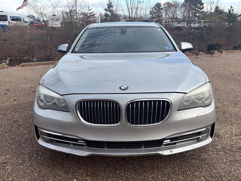 Used 2015 BMW 740i image 13