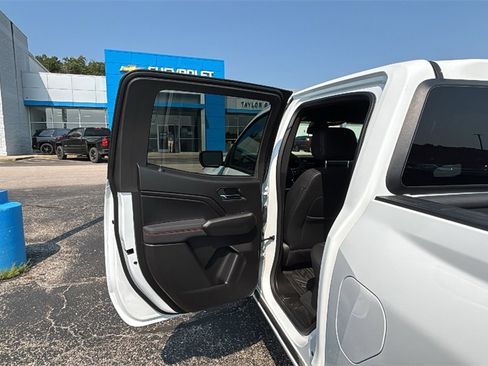 New 2025 Chevrolet Colorado Z71 w/ Technology Package image 25