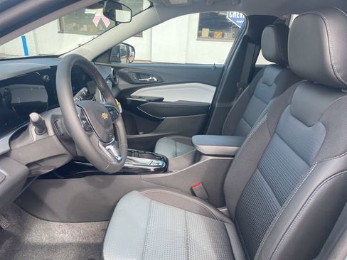 New 2026 Chevrolet Trax LT w/ LT Convenience Package image 13