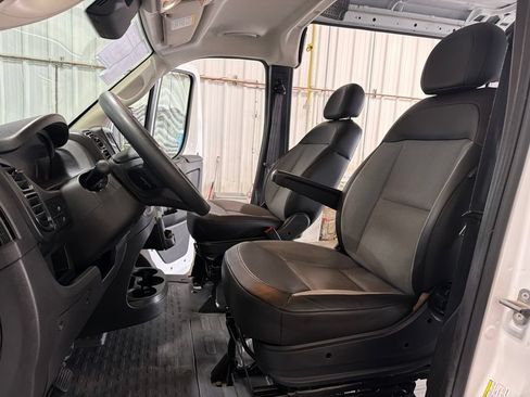 Used 2025 RAM ProMaster 2500 w/ Convenience Group FWD image 10