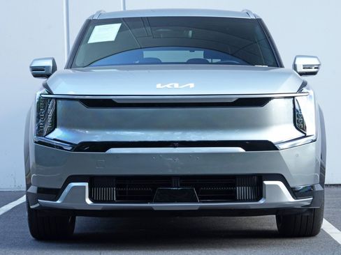 Used 2024 Kia EV9 Land AWD/4WD image 7