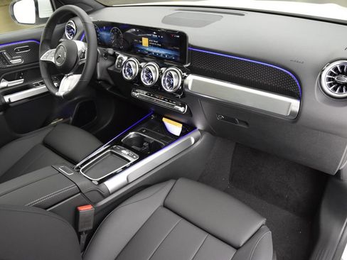 New 2026 Mercedes-Benz GLB 250 image 14