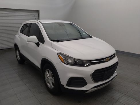 Used 2020 Chevrolet Trax LS w/ Tint and Cruise Package FWD image 13