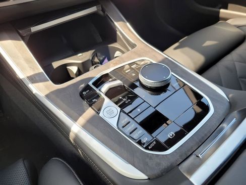 New 2026 BMW X5 xDrive40i w/ M Sport Package image 9